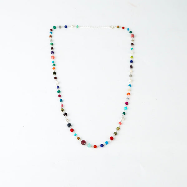 Woman styling Multicolour Ganthan 20 inch with festive outfit
