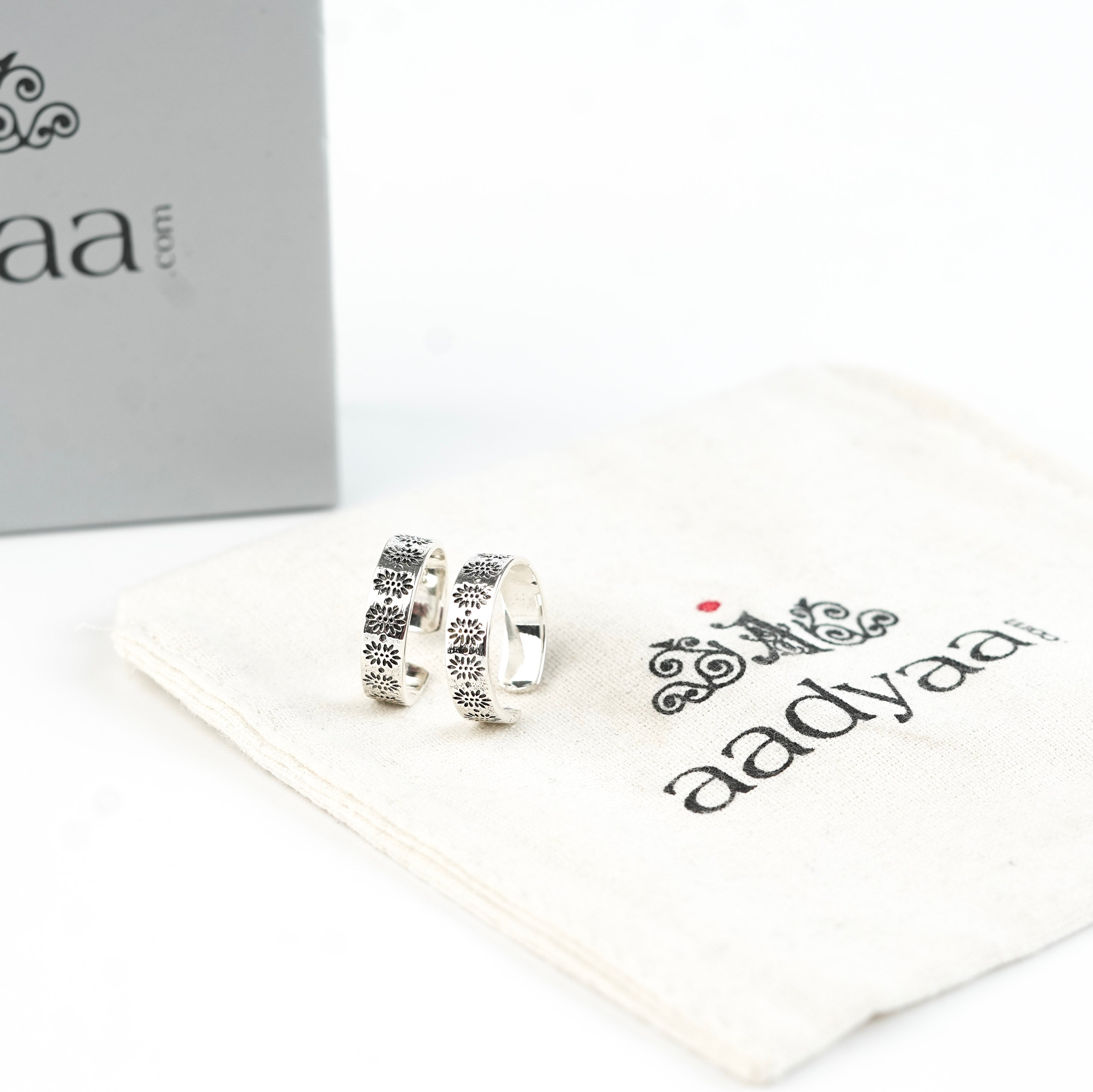 Carved Band Silver Toe Ring