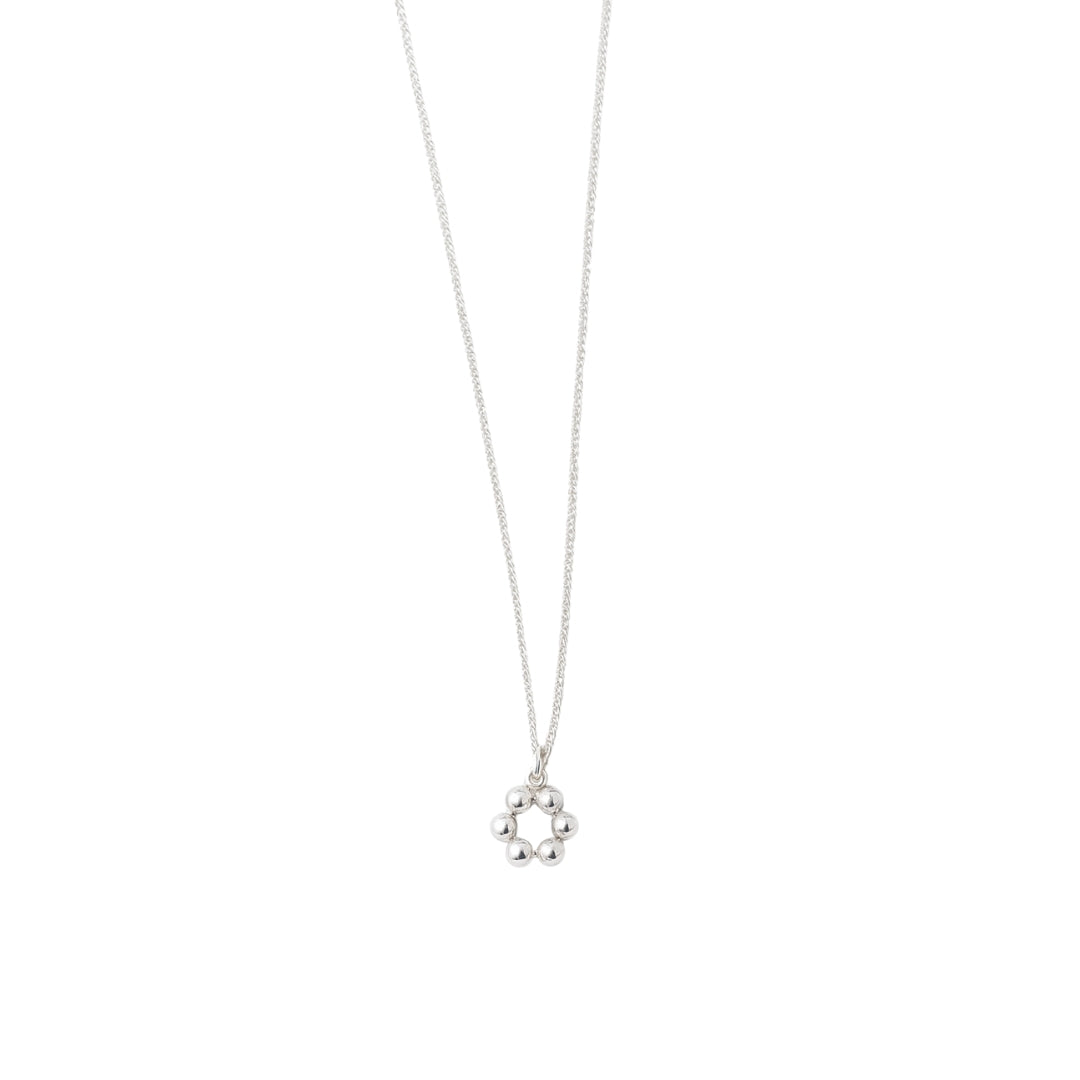 Dainty Pearl Flower Necklace