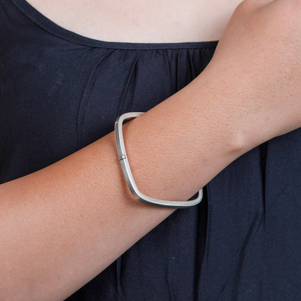 Antique Silver Bangle (Single)