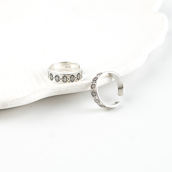 Carved Band Silver Toe Ring