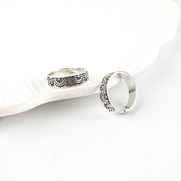 Petals Band Silver Toe Ring