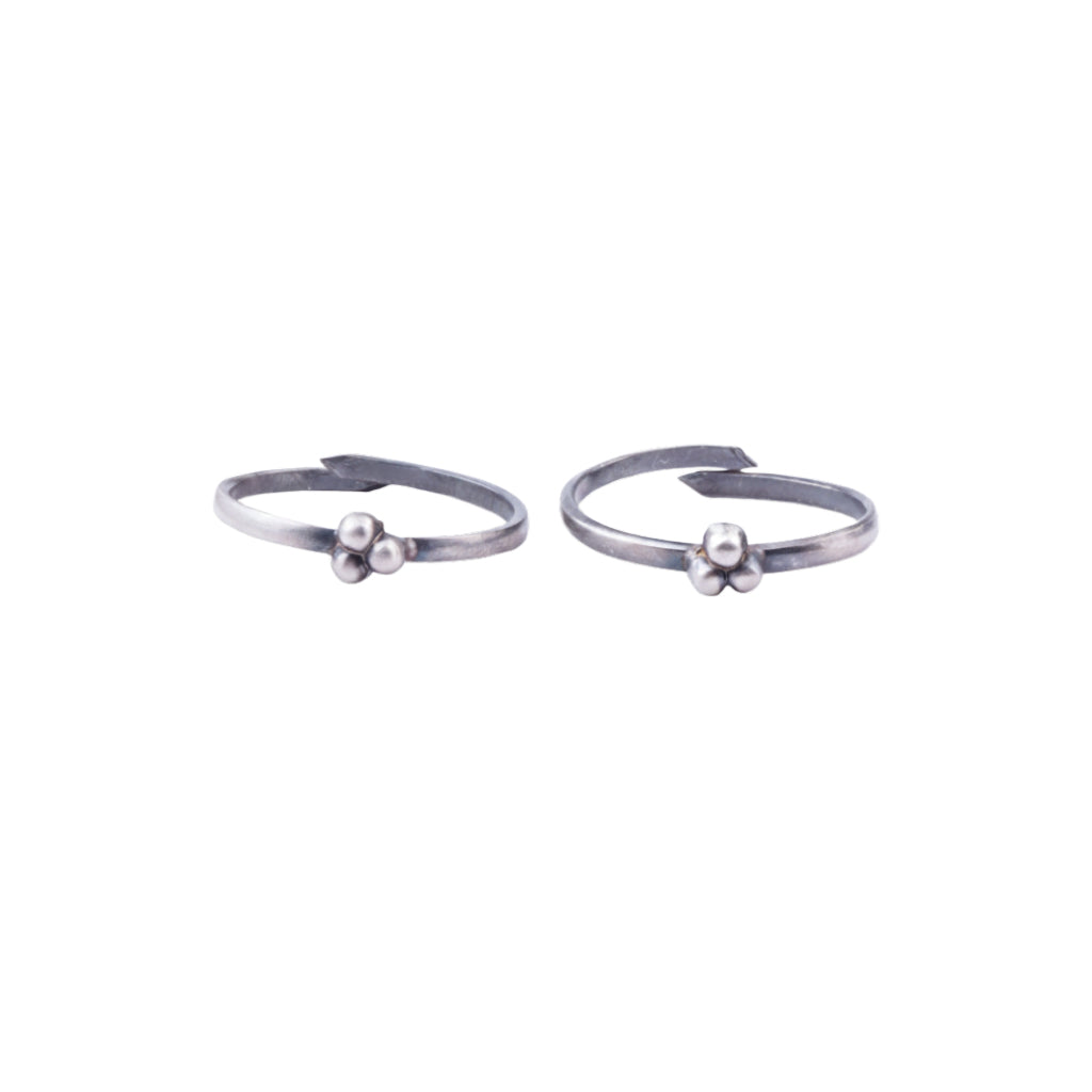 Tiny Silver Adjustable Dotted Toe Ring