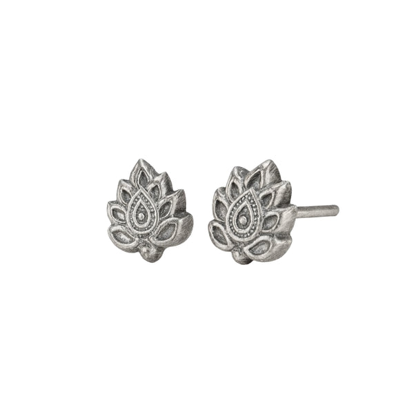 Silver Leafy Petal Stud earrings