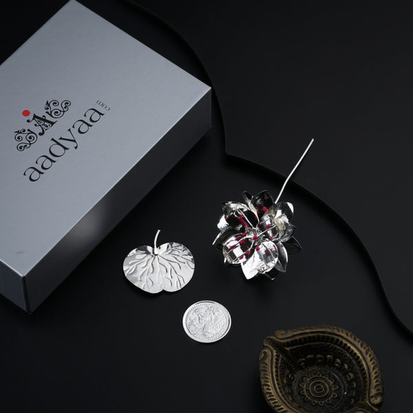 Silver gift set in box for home fragrance accessories