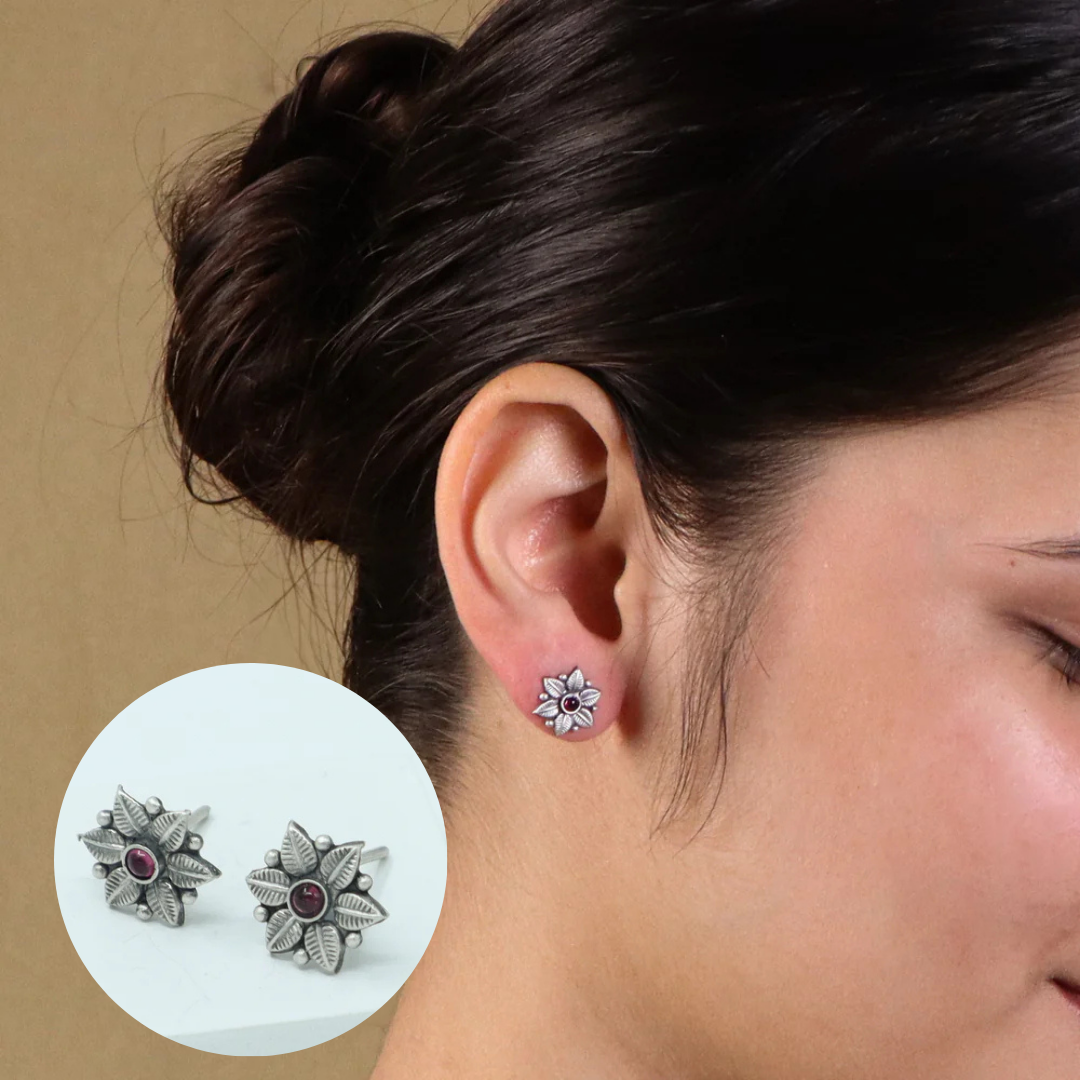 Silver Leafy Flower Stud (6 Petaled Flower)