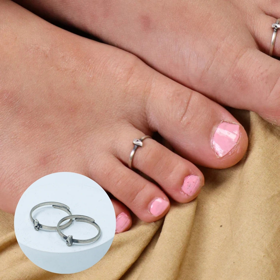 Tiny Silver Adjustable Toe ring (Mayur)