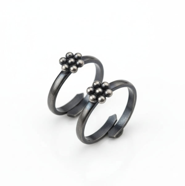 Tiny Kudi Toe Ring ( Thin Base )