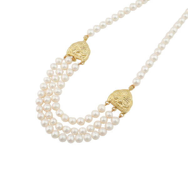 Pearl necklace with gold accents for jewelry