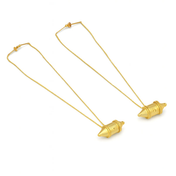 Gold chain with conch shell pendants for jewelry