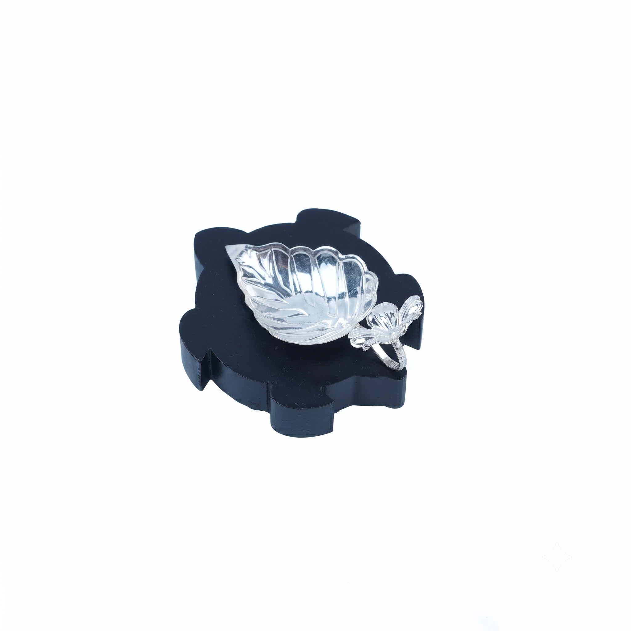 Silver Hibiscus & Leaf Diva