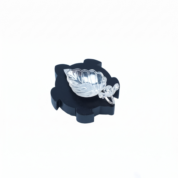 Silver Hibiscus & Leaf Diva