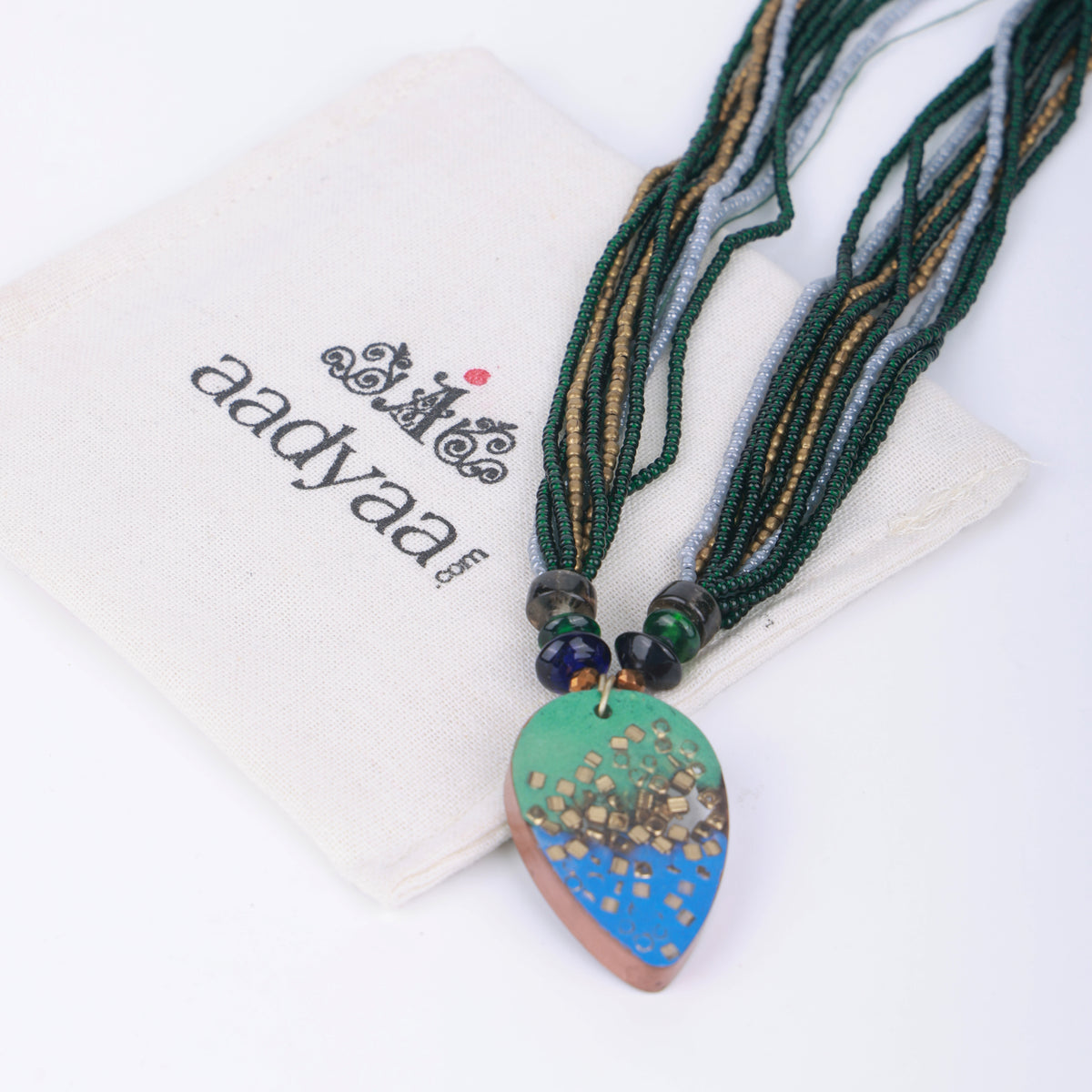 Green Drop-Shaped Resin Art & Pearl Multilayer Necklace