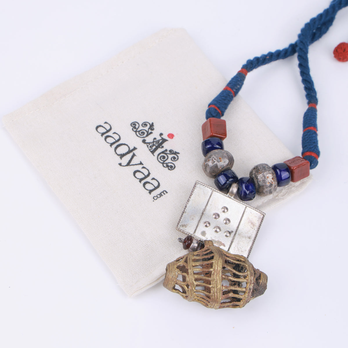 95T Silver Pendant Necklace with Dokra Work & Silver Foil Glass Beads