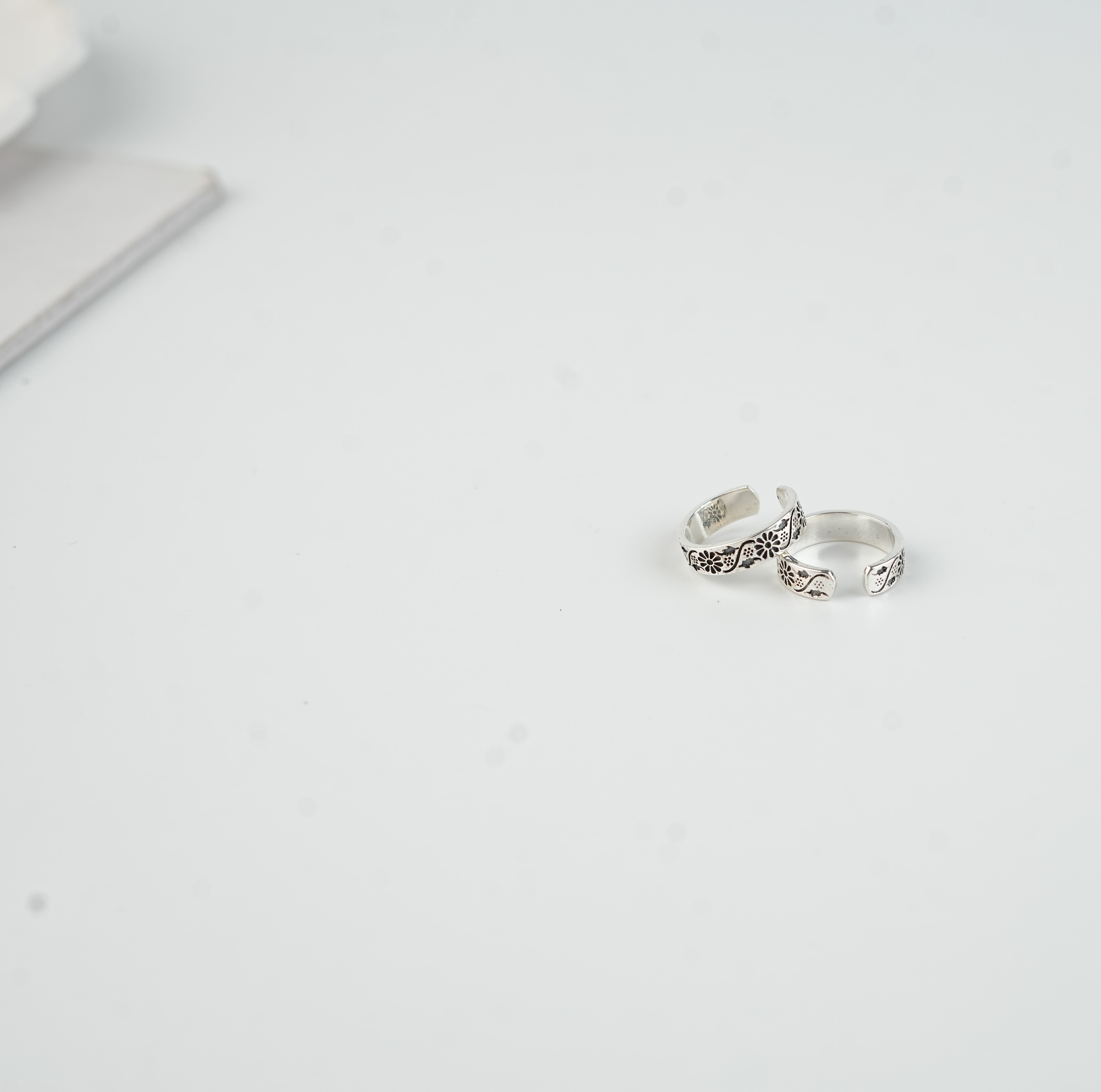 Flower Band Silver Toe Ring
