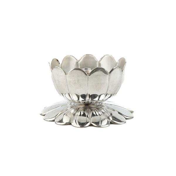 Silver Lotus Diva