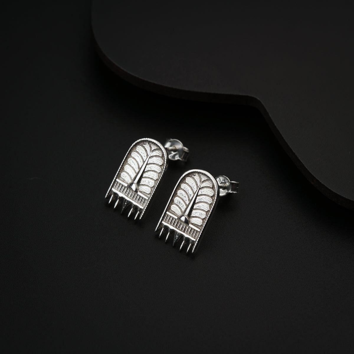 Silver Saaj Motif Earring Small: ताळी (Taali)