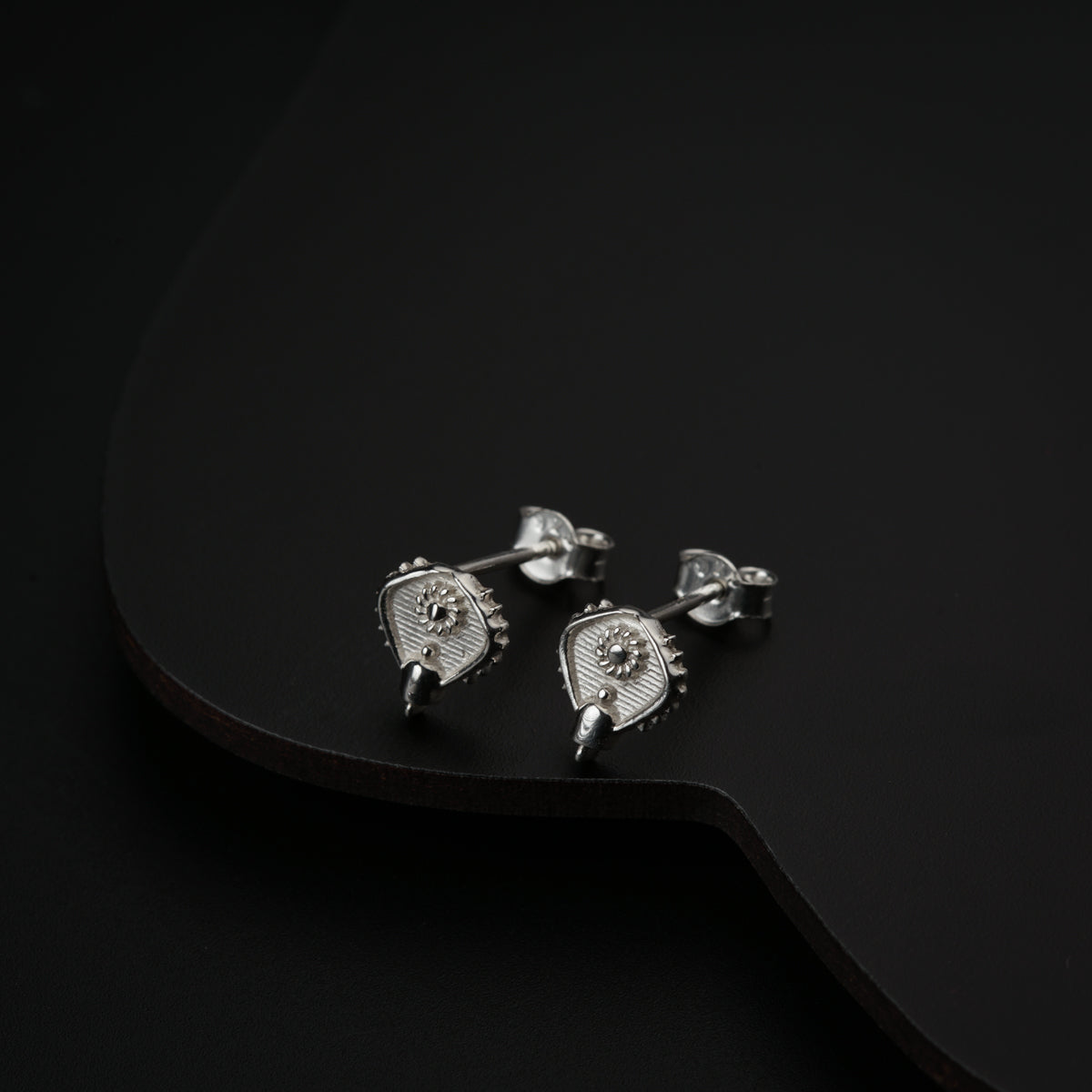 Silver Saaj Motif Earring Small: बदाम (Badam)