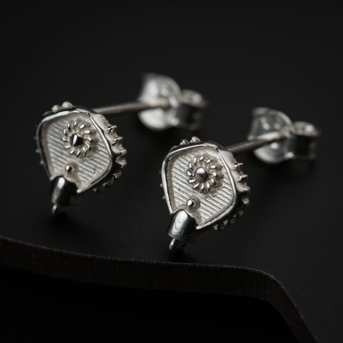 Silver Saaj Motif Earring Small: बदाम (Badam)