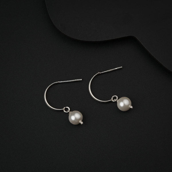 Silver Pearl Earring
