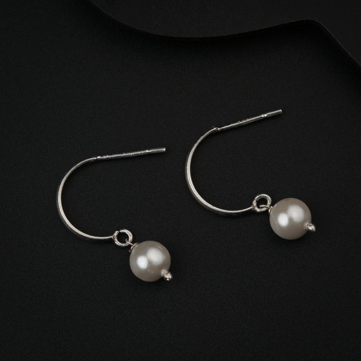 Silver Pearl Earring