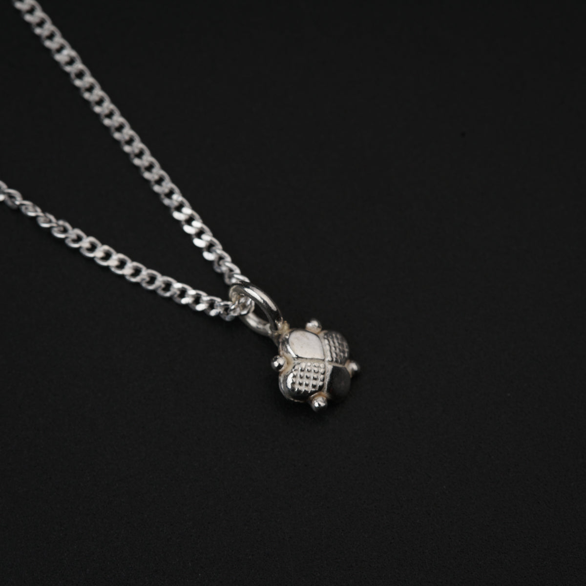 Daily Wear Silver Shiny Clover Necklace