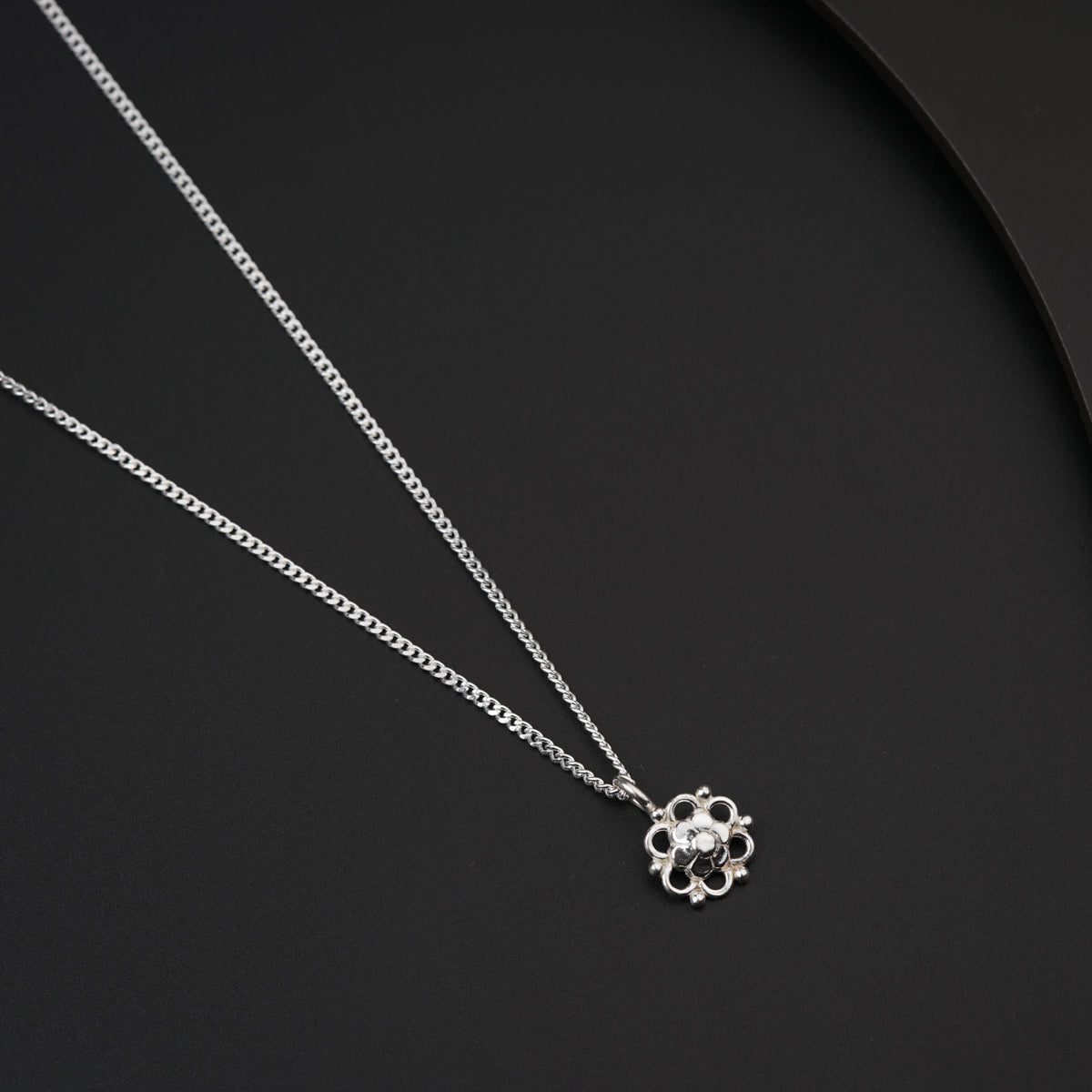 Daily Wear Silver Shiny Flower Necklace