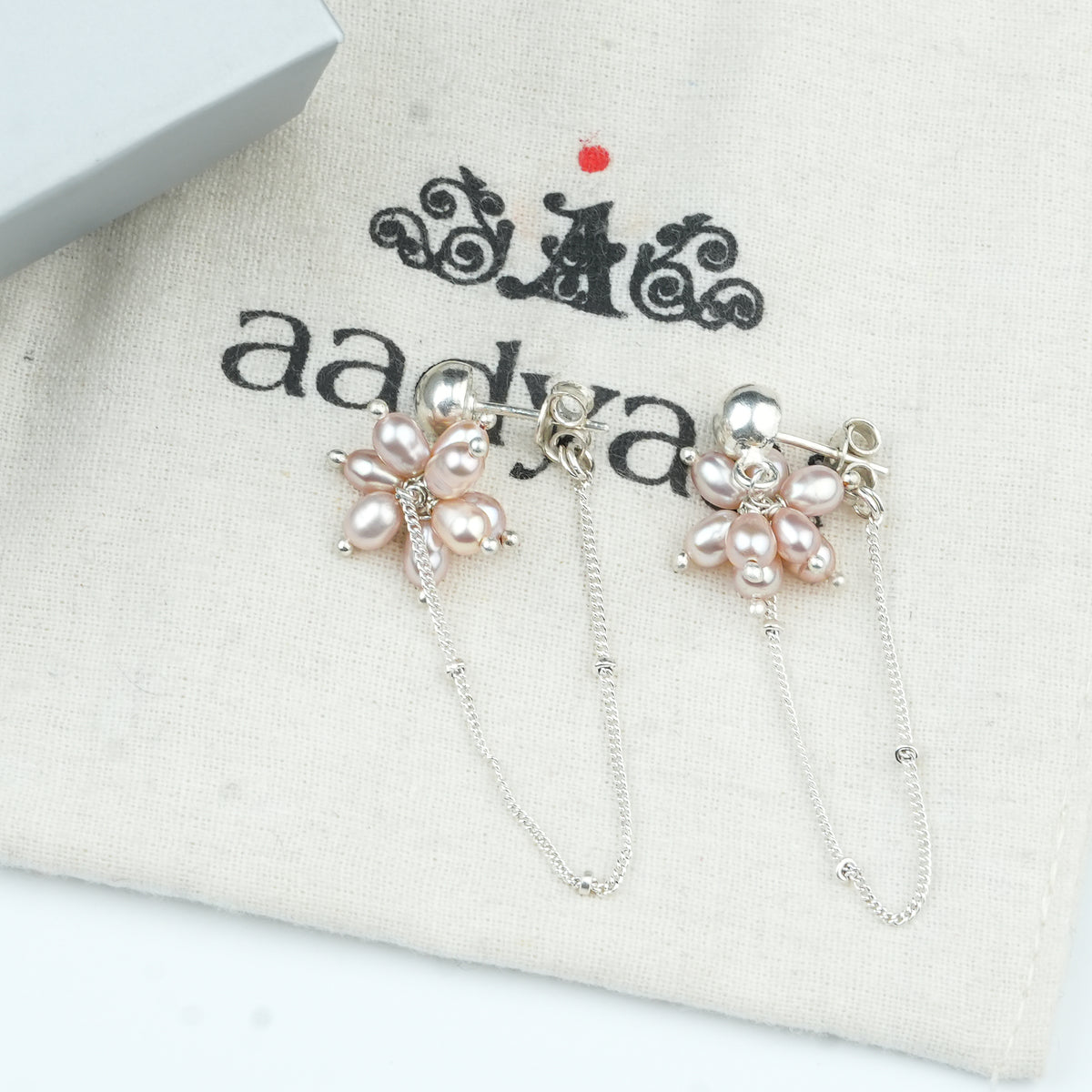 Rice Pearl Bunch Trinket Earring (Project Handmade)