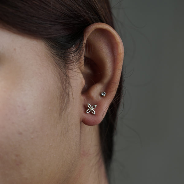 Silver flower earrings for second piercing