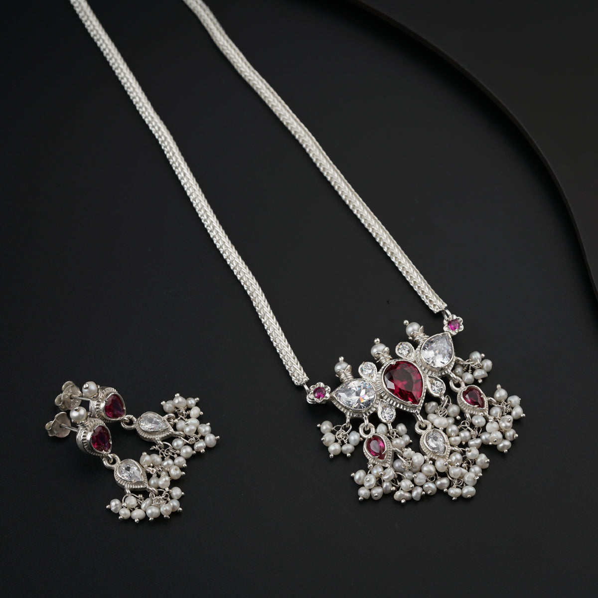 Classic Tanmani Set with Ruby and Crystals