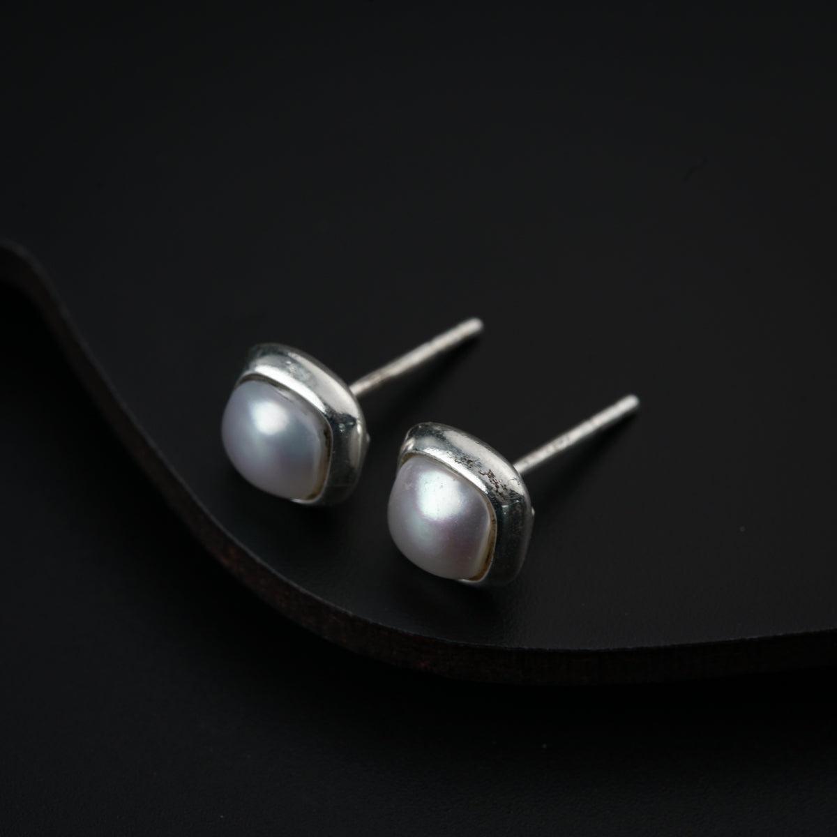 Silver Pearl Studs (Big)