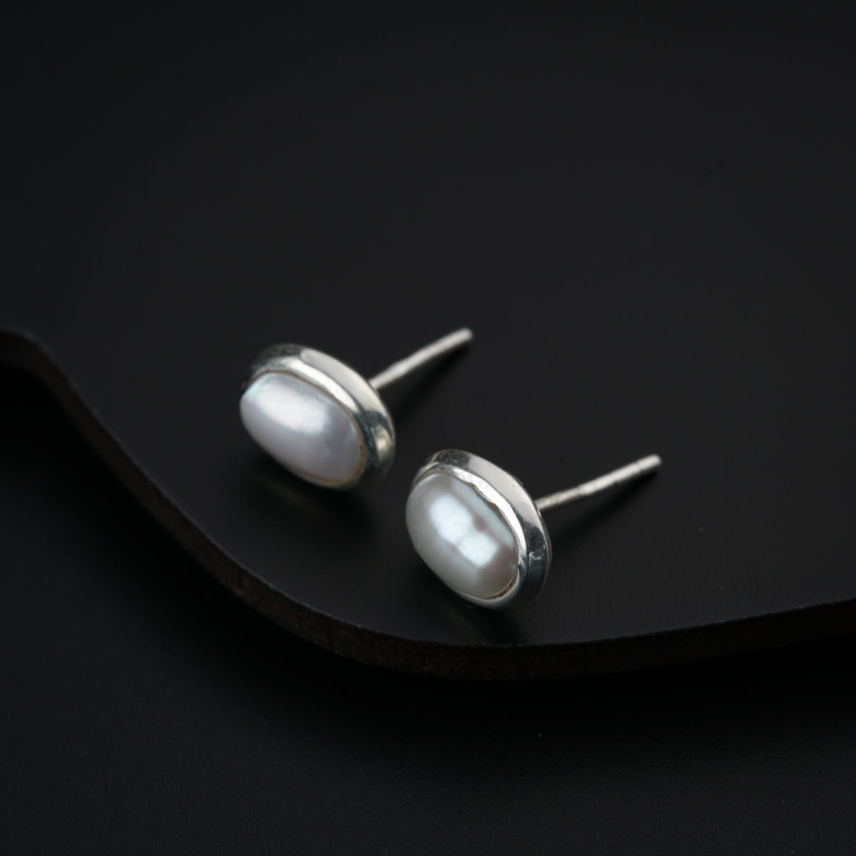 Silver Pearl Studs (Oval)