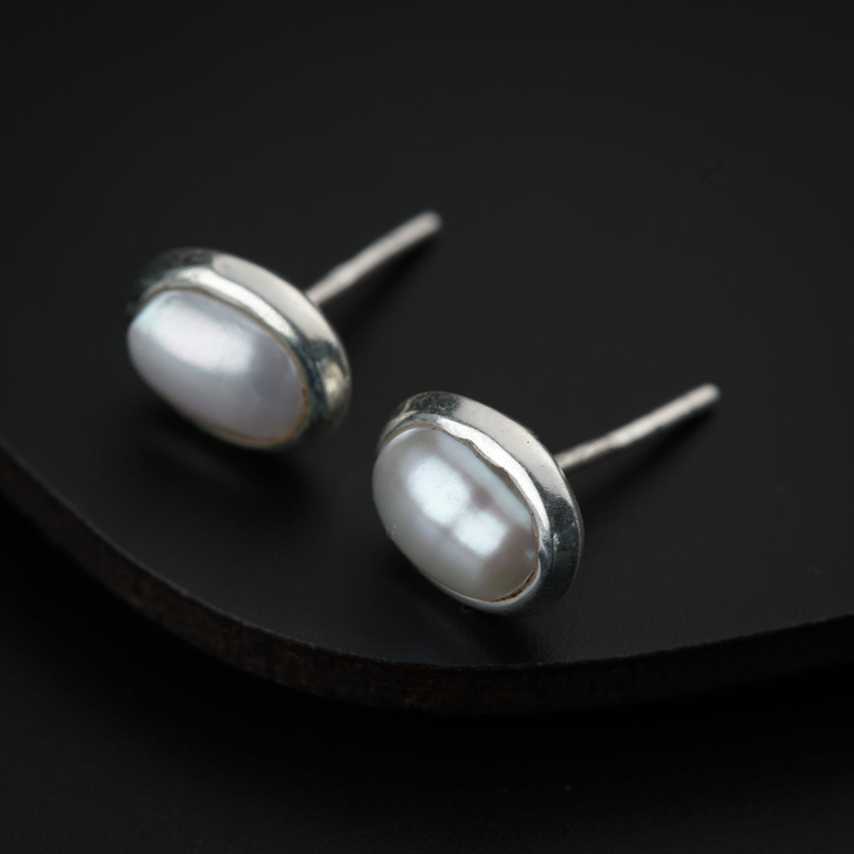 Silver Pearl Studs (Oval)