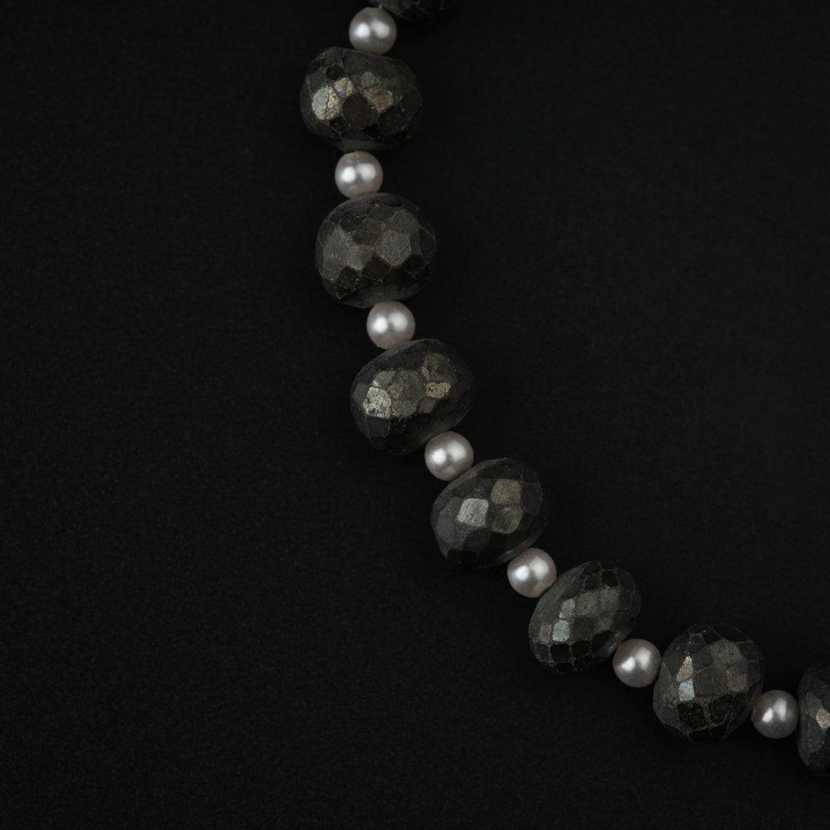 Semi precious stone bracelet in silver wire ( Pyrite and Pearls )