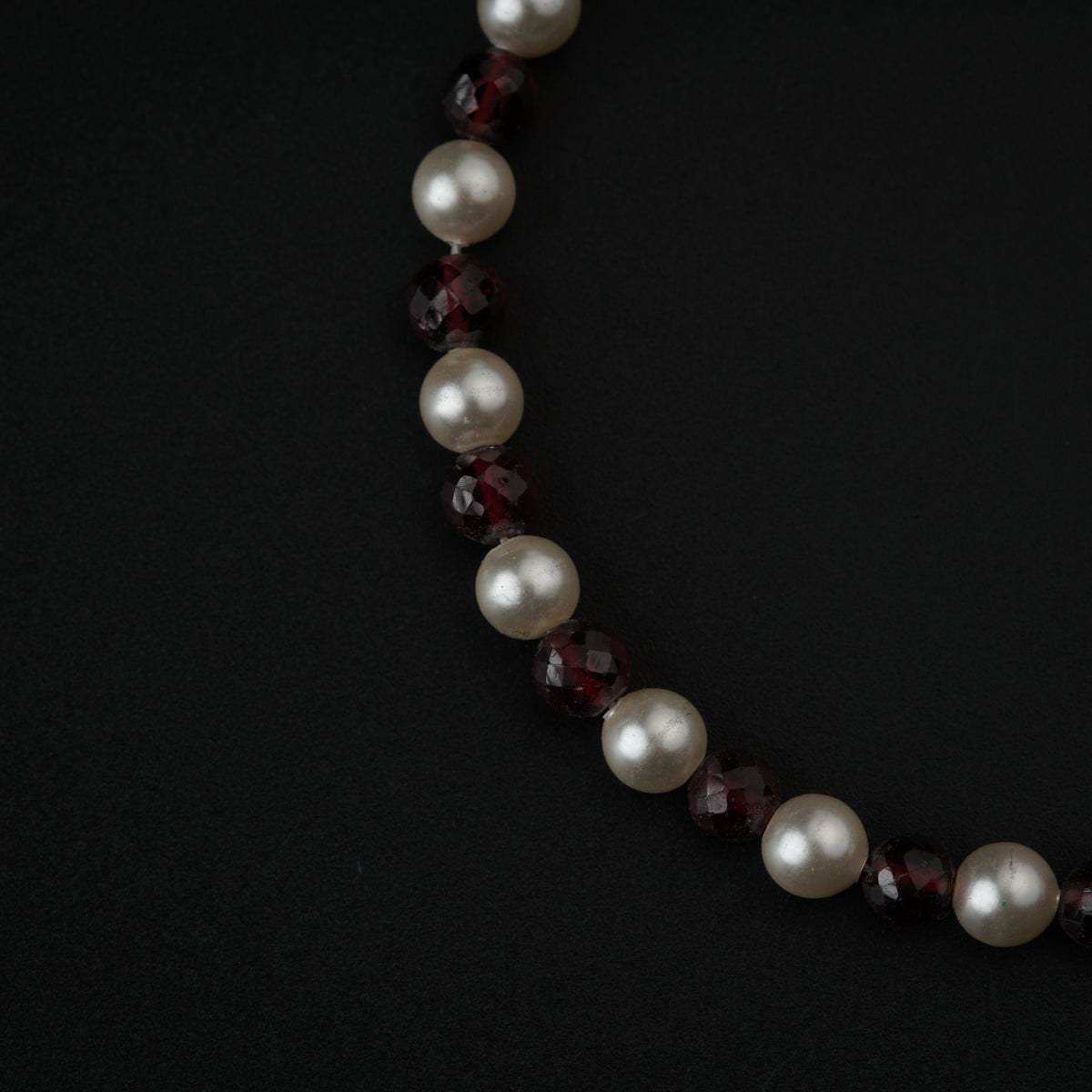 Semi precious stone bracelet in silver wire ( Garnet , Pearls )