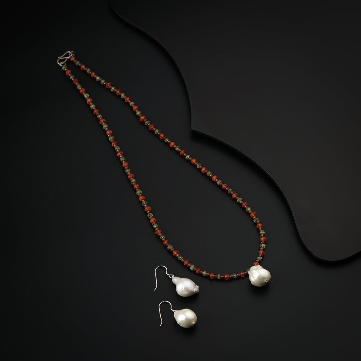 Semi Precious Stones and Pearl Set