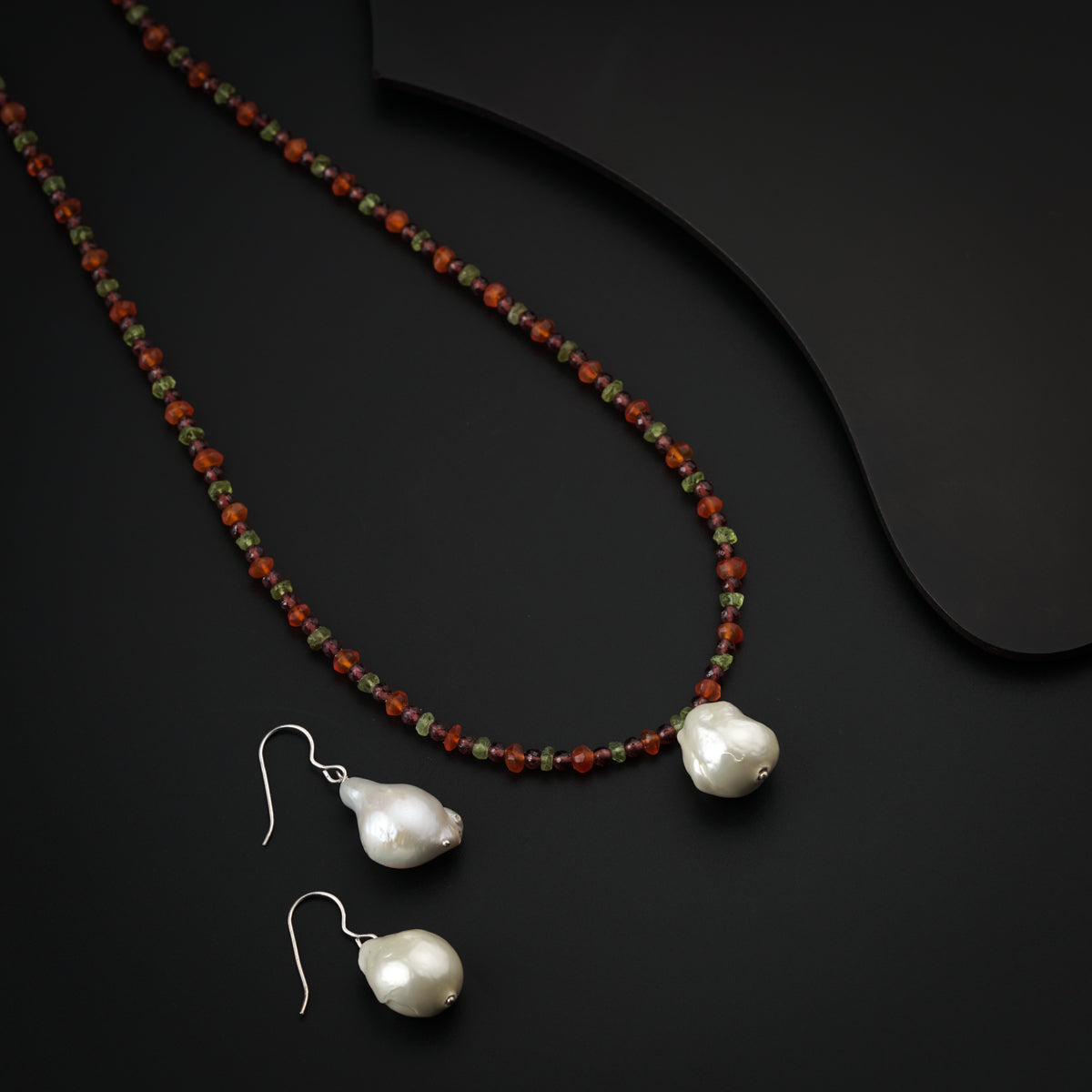 Semi Precious Stones and Pearl Set