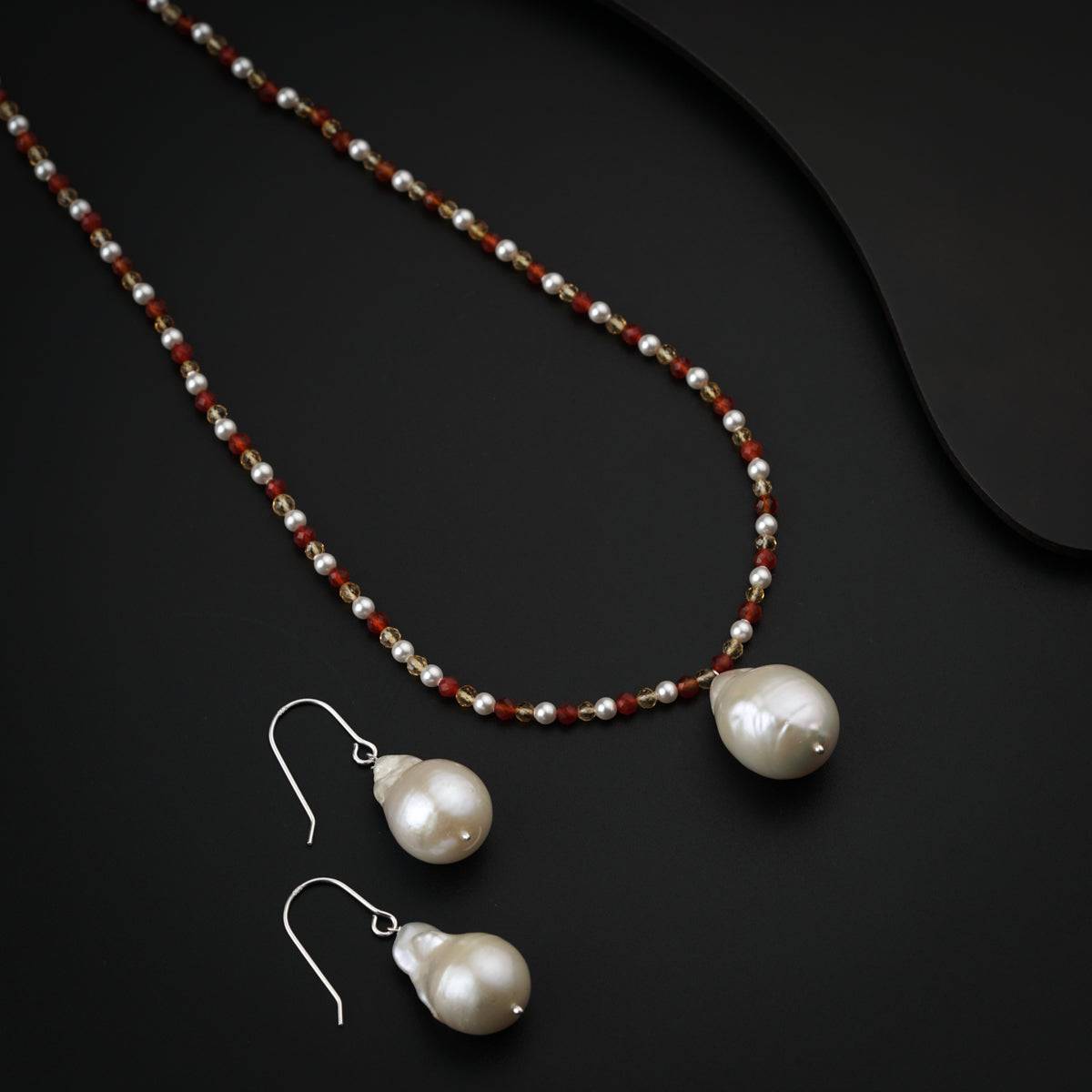 Semi Precious Stones and Pearl Set