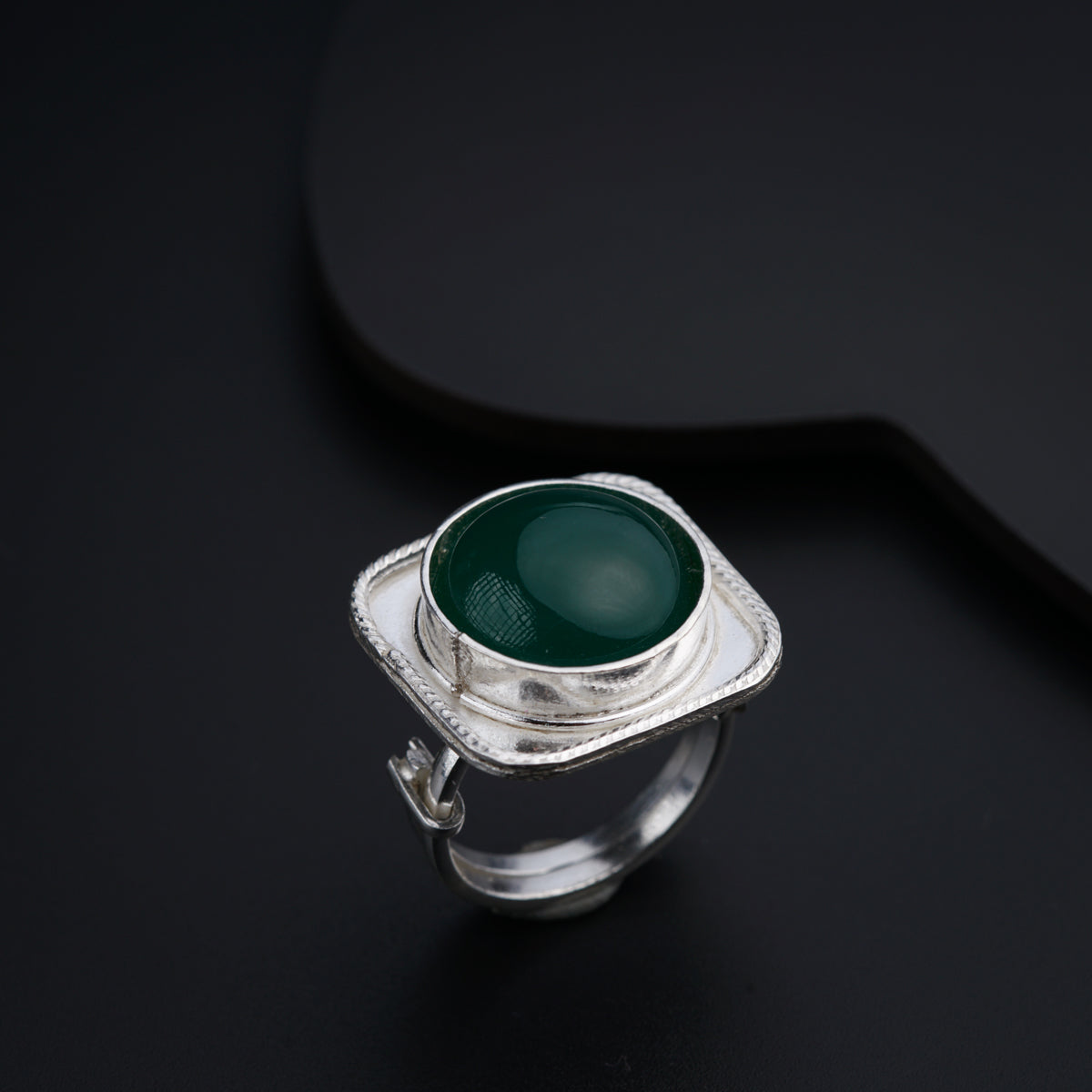 Grand Emerald Ring in 14k Gold (May)