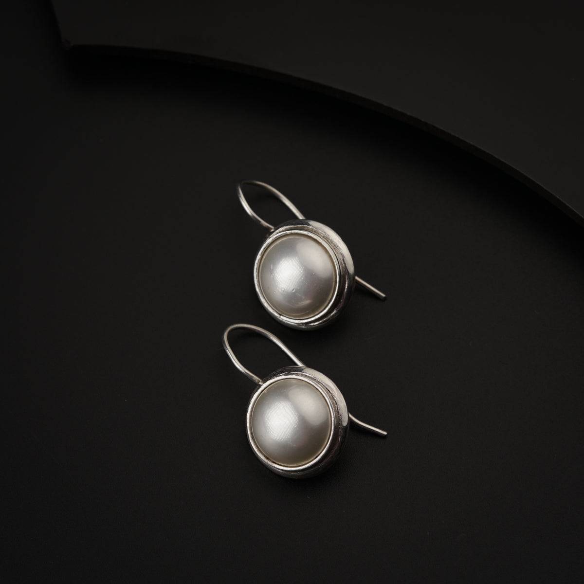 Silver Round Pearl Earring