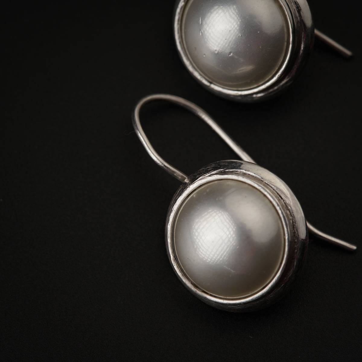 Silver Round Pearl Earring