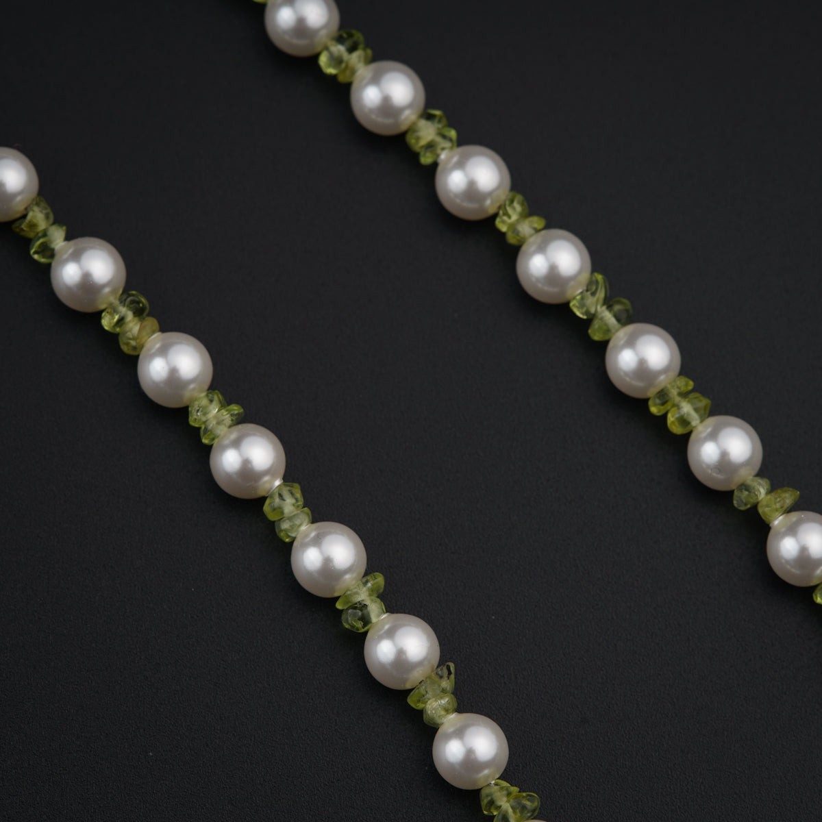 Kairi Necklace with Peridot and Pearls
