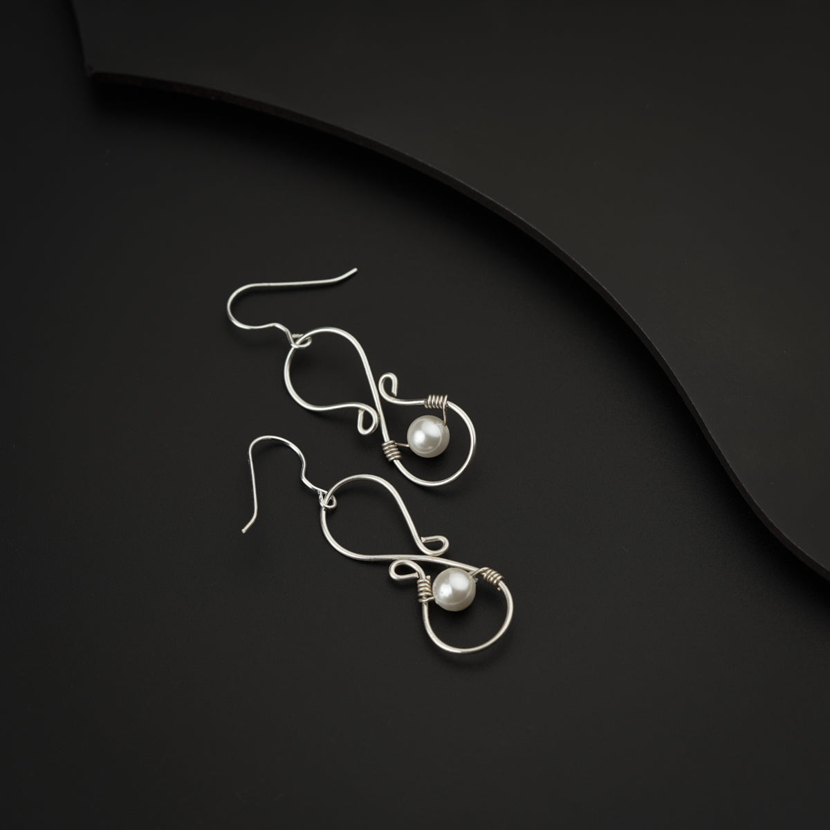 Silver Wire Pearl Earring