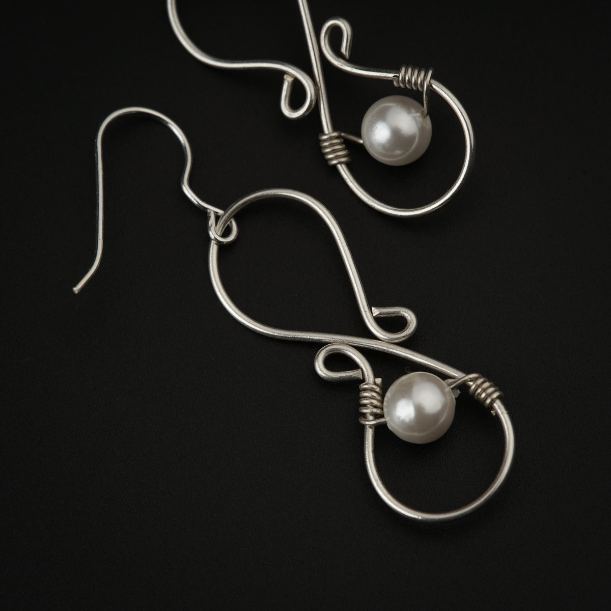 Silver Wire Pearl Earring