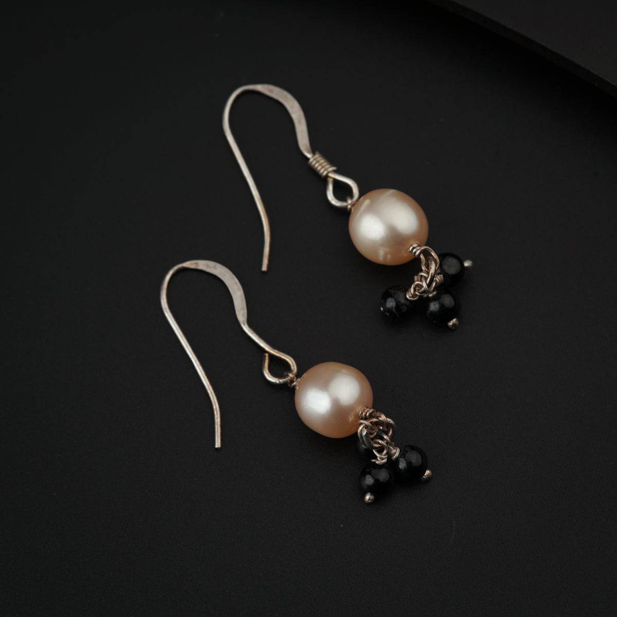 Pearl with Black Onyx Earring