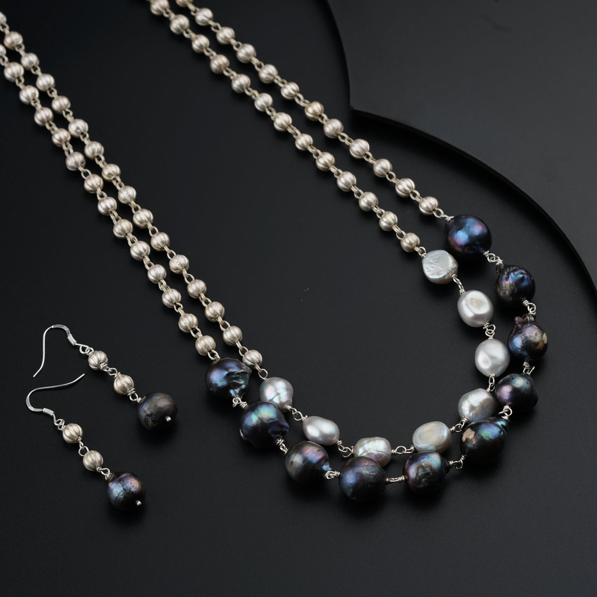Silver double layered necklace: Pearls and Silver Beads
