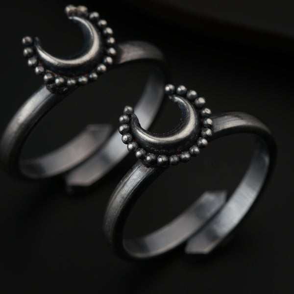 Silver crescent moon toe rings with beaded detailing for jewelry