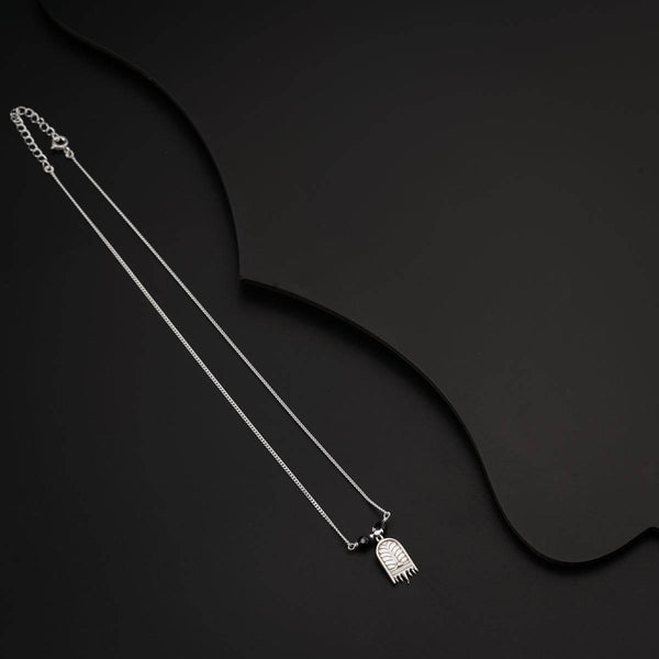 Silver chain necklace with pendant