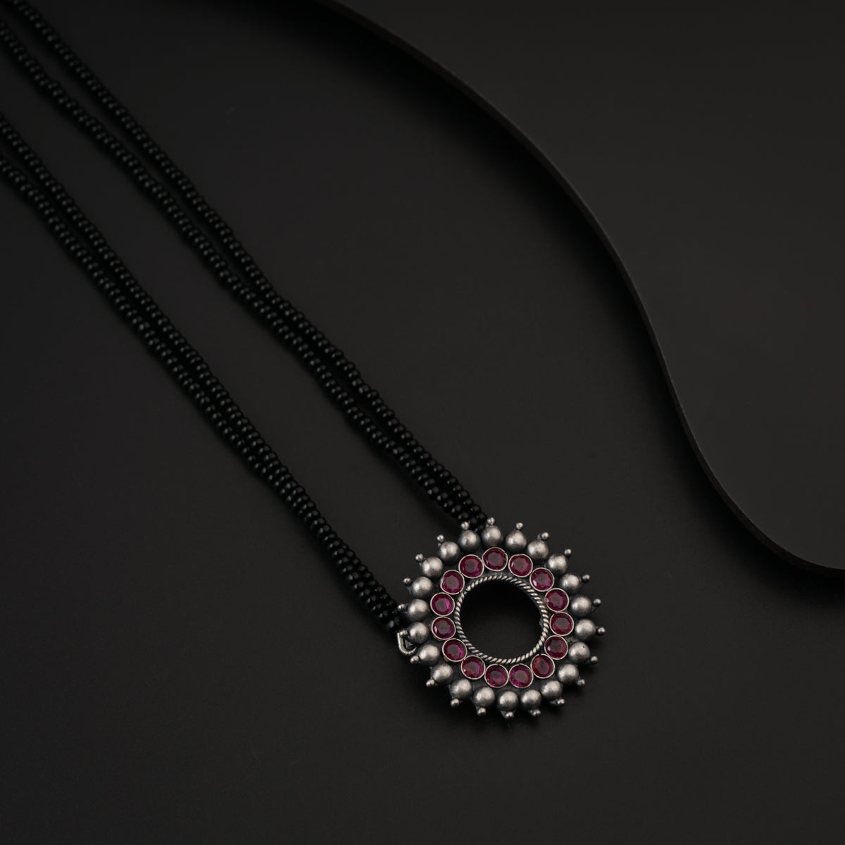 Karwar Pendant Mangalsutra : Pink