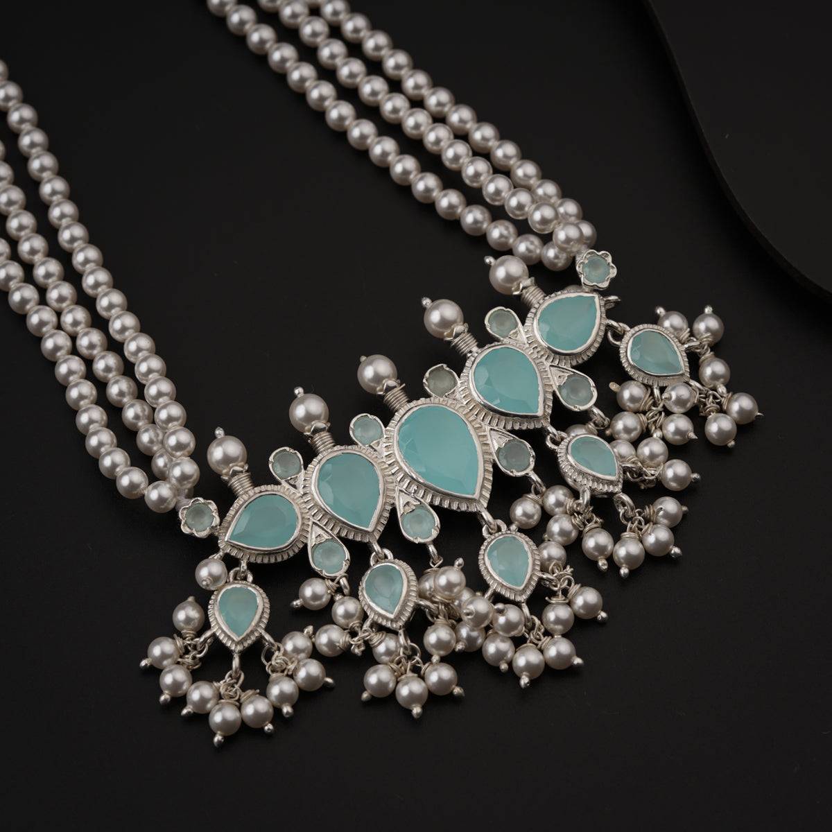 Chalcedony Tanmani Set with Pearls